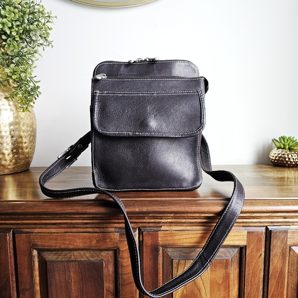 Le Donne Genuine Leather Collection Structured Organizer Shoulder Crossbody Bag - Picture 4 of 16